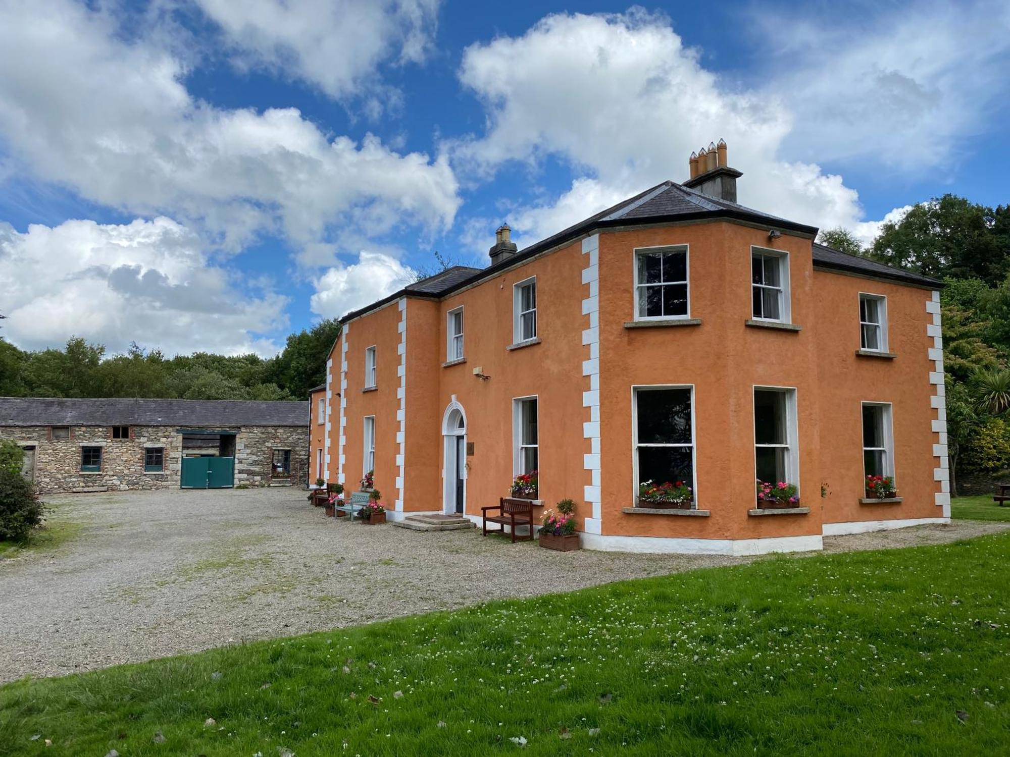 Clone Country House Aughrim Exteriör bild The former railway station at Killimor