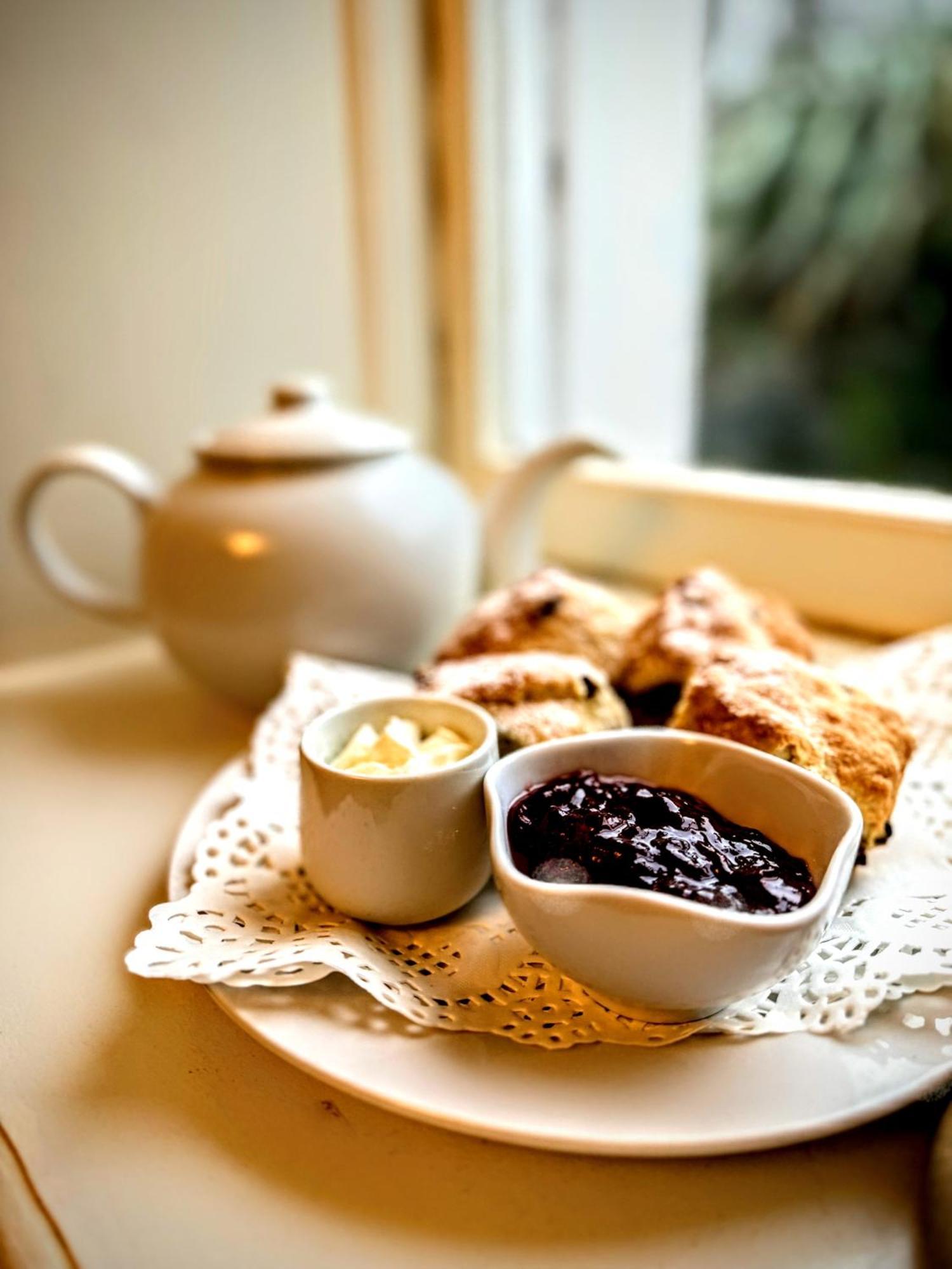 Clone Country House Aughrim Exteriör bild Tea and scones