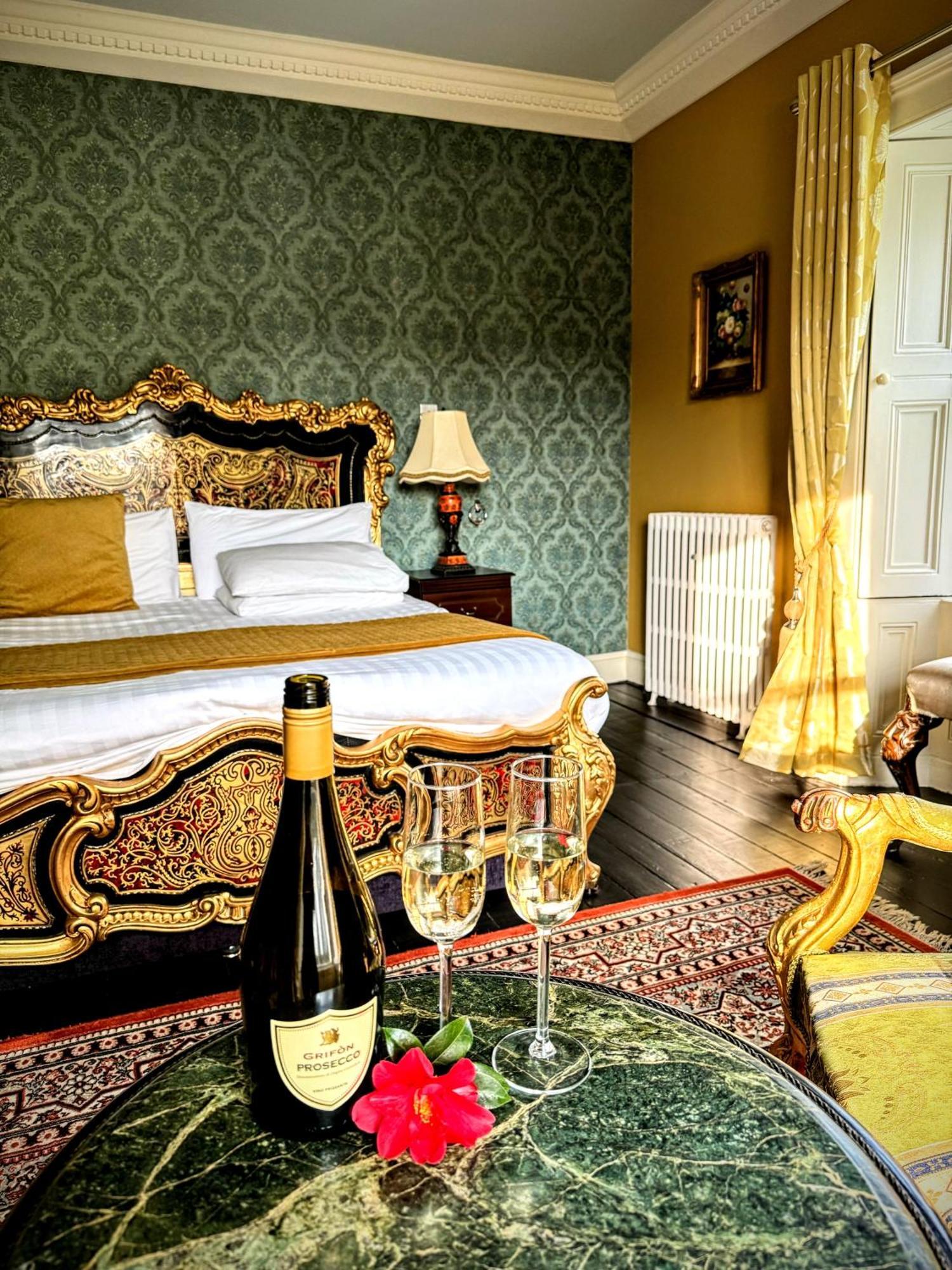 Clone Country House Aughrim Exteriör bild A bedroom at the hotel