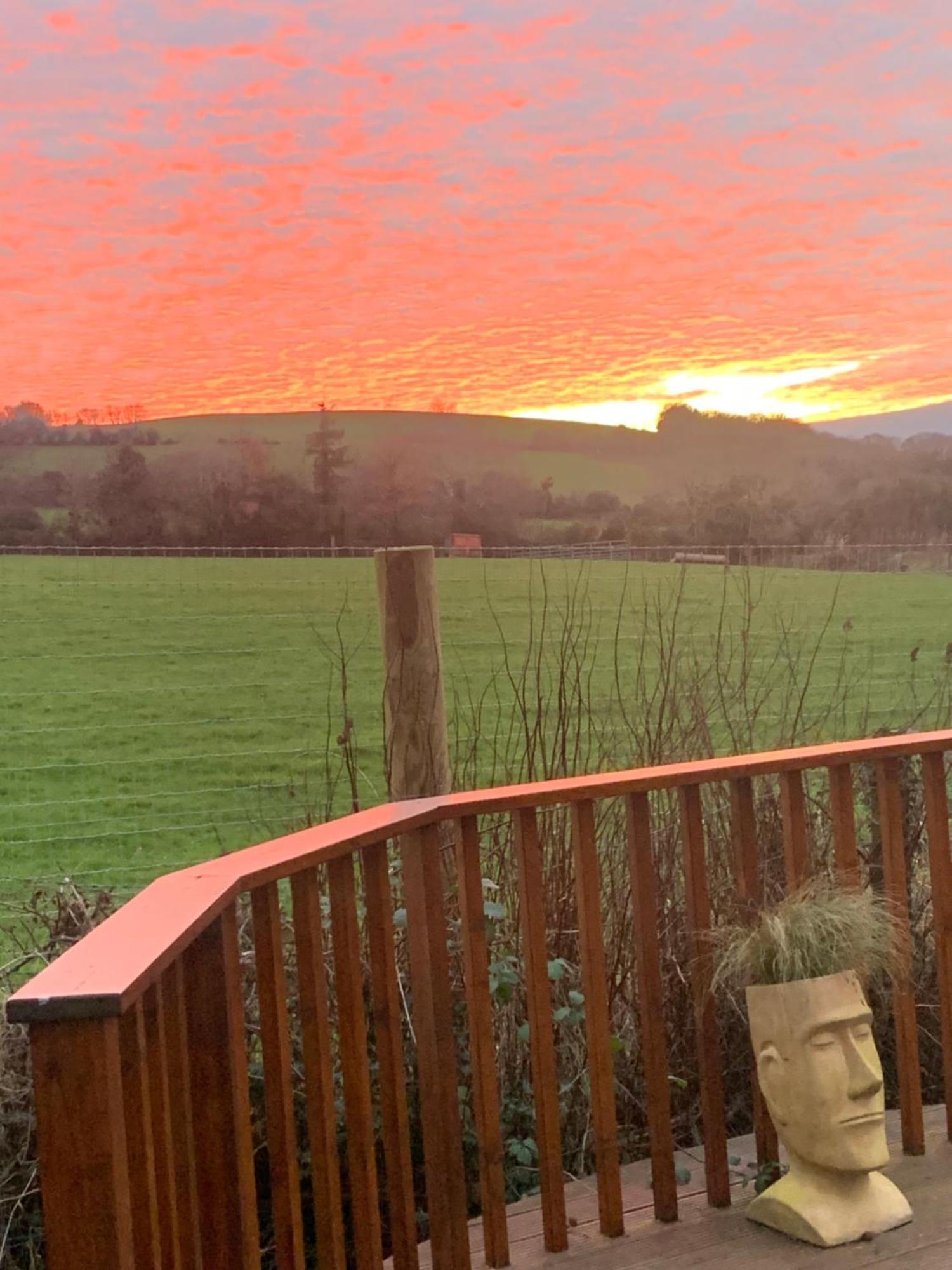 Clone Country House Aughrim Exteriör bild Sunset over the Blackdown Way